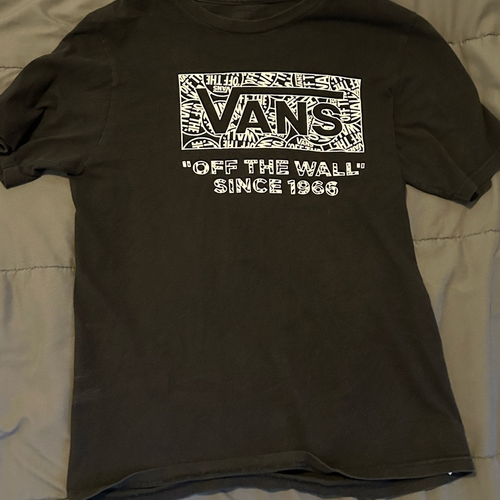 Off the wall black and white vans t-shirt, size: men’s small